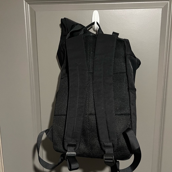 Fabletics The One Backpack - Picture 2 of 3